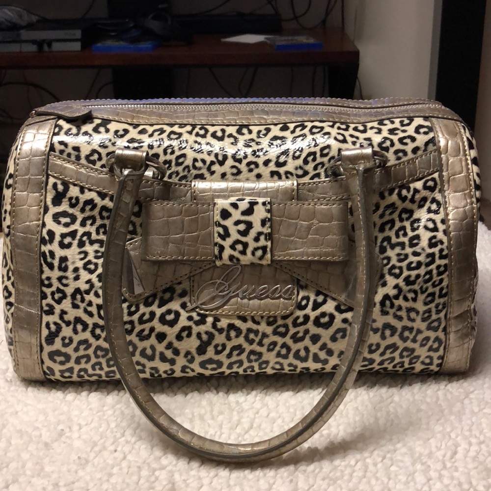 Guess handbag. Chitta design